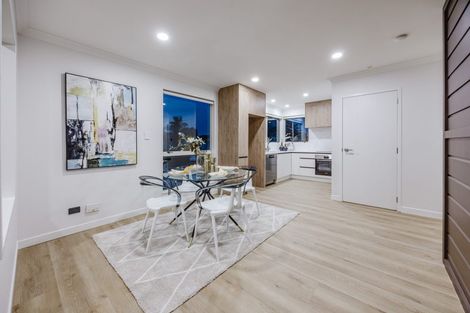 Photo of property in 60a Reelick Avenue, Pakuranga Heights, Auckland, 2010