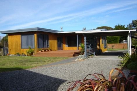 Photo of property in 9 Hohiria Street, Waikanae Beach, Waikanae, 5036