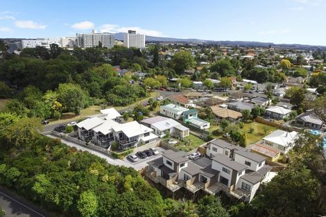 Photo of property in 21u1 Park Terrace, Hamilton Central, Hamilton, 3204
