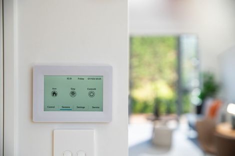 Photo of property in 84 Ara Paiwhenua, Tawa, Wellington, 5028