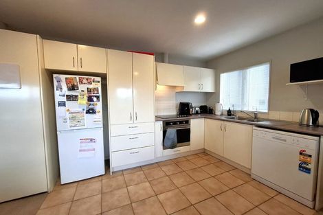 Photo of property in 3/57 Gladstone Road, Northcote, Auckland, 0627