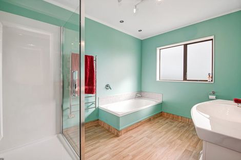 Photo of property in 180 Wishart Road, Helensville, 0875