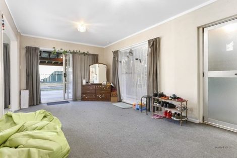 Photo of property in 1/83 Mcleod Road, Te Atatu South, Auckland, 0610