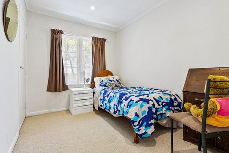 Photo of property in 48 Fairmount Road, Titirangi, Auckland, 0604