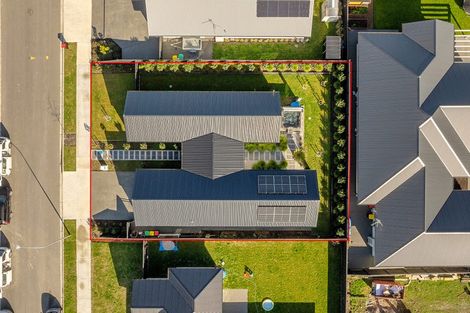 Photo of property in 8 Mccahon Drive, Rangiora, 7400