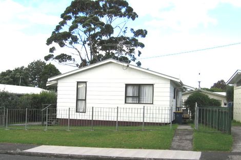 Photo of property in 1 Dawnhaven Drive, Te Atatu Peninsula, Auckland, 0610