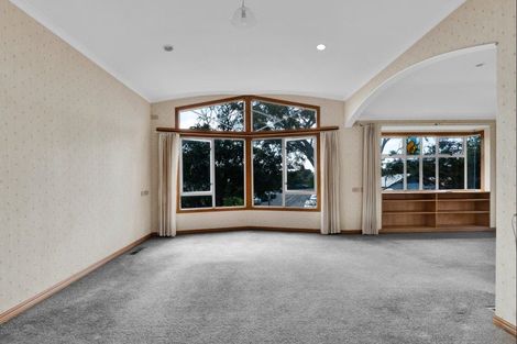 Photo of property in 64 Waiwaka Terrace, Strandon, New Plymouth, 4312