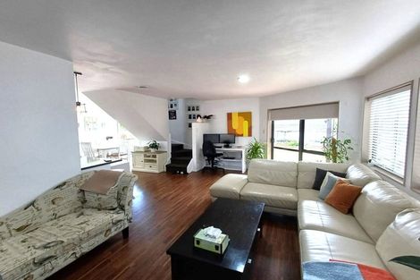 Photo of property in 37 Fields Parade, Oteha, Auckland, 0632