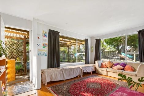 Photo of property in 27 Burndale Terrace, Manurewa, Auckland, 2102