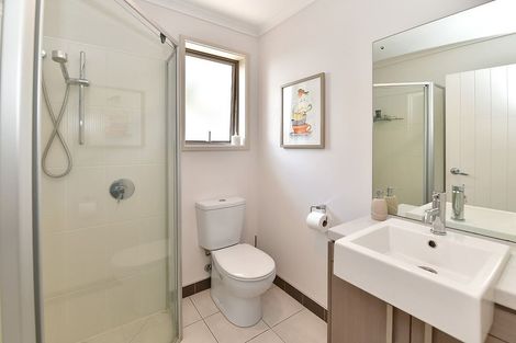 Photo of property in 9 Seagate Place, Red Beach, 0932