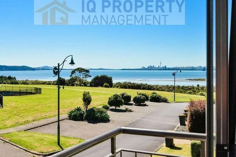 Photo of property in 54 Provence Esplanade, Te Atatu Peninsula, Auckland, 0610