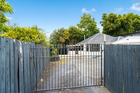 Photo of property in 12 Pomaria Road, Henderson, Auckland, 0610