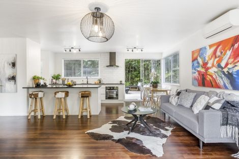 Photo of property in 18 Ngaio Road, Titirangi, Auckland, 0604