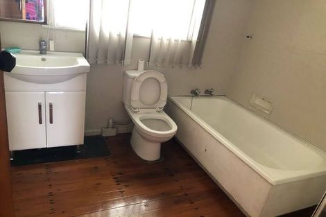 Photo of property in 18 Cambridge Terrace, Papatoetoe, Auckland, 2025