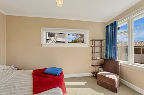 Photo of property in 25 Derrett Place, Saint Martins, Christchurch, 8022