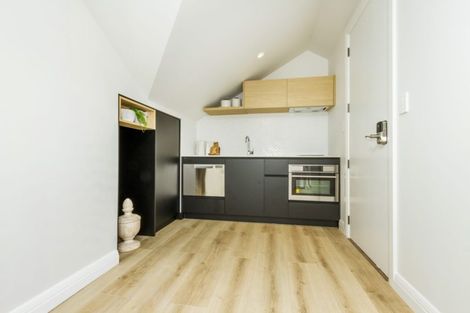 Photo of property in 24 Hinemoa Street, Birkenhead, Auckland, 0626