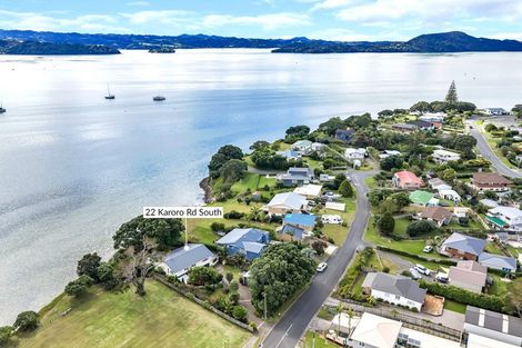 Photo of property in 22 Karoro Road, One Tree Point, 0118