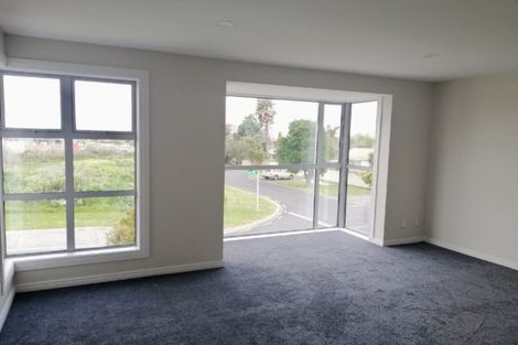 Photo of property in 1 Peat Way, Takanini, 2112