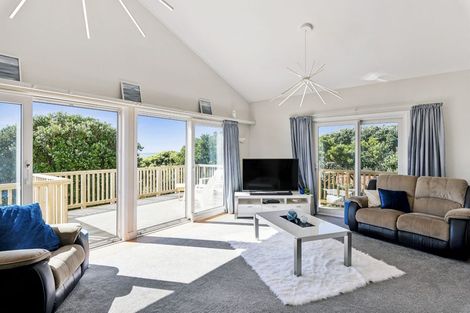 Photo of property in 7 Nuhaka Place, Paraparaumu Beach, Paraparaumu, 5032