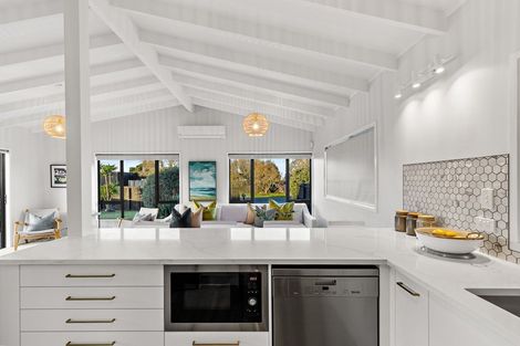 Photo of property in 2 The Southern Isle, Omaha, 0986