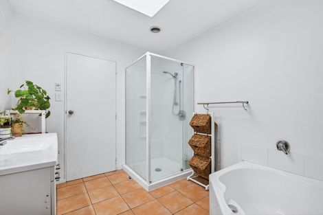 Photo of property in 16 Sunset Street, Hilltop, Taupo, 3330