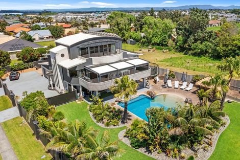 Photo of property in 2 Sandhurst Drive, Papamoa Beach, Papamoa, 3118
