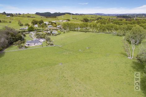 Photo of property in 832 Old North Road, Waimauku, 0882