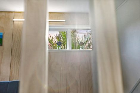 Photo of property in 132 Seaview Road, Piha, New Lynn, 0772