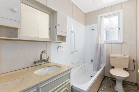 Photo of property in 15 Kiriwai Road, Paremata, Porirua, 5024