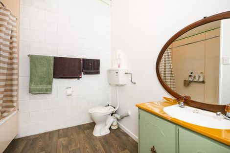 Photo of property in 6 Westmere Place, Takaro, Palmerston North, 4412