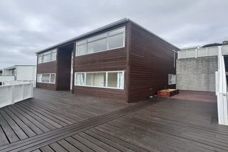 Photo of property in 22 Tiketike Way, Brooklyn, Wellington, 6021