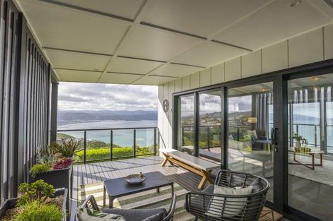 Photo of property in 7 Promontory Crescent, Newlands, Wellington, 6037