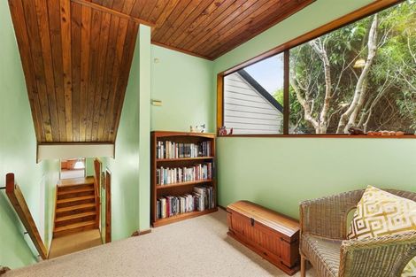 Photo of property in 17 Postgate Drive, Whitby, Porirua, 5024