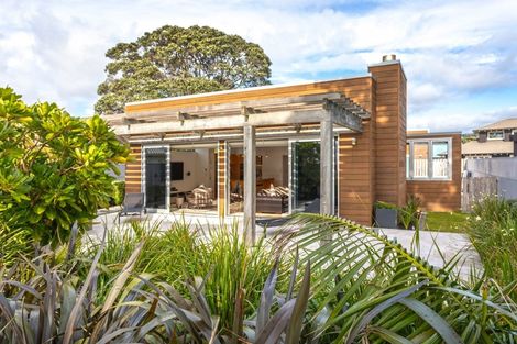 Photo of property in 23 Claxton Avenue, Pauanui, Hikuai, 3579