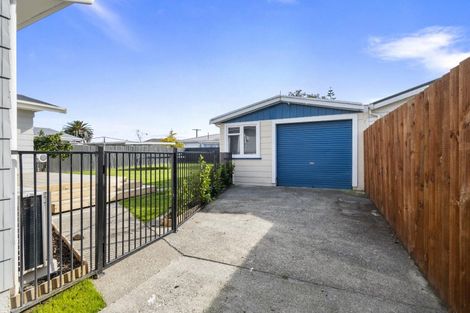 Photo of property in 18 Tararua Terrace, Cloverlea, Palmerston North, 4412