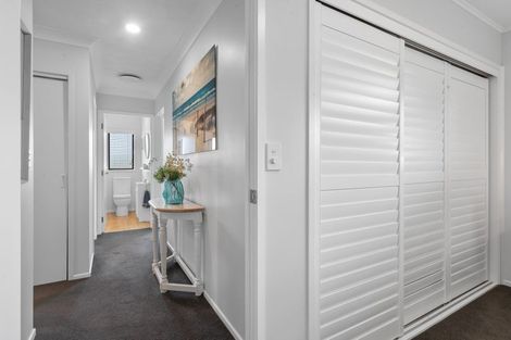 Photo of property in 2/57 Nigel Road, Browns Bay, Auckland, 0630