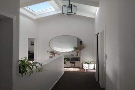 Photo of property in 24 Bedford Street, Northland, Wellington, 6012