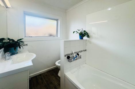 Photo of property in 55 Dunedin Street, Redwood, Christchurch, 8051