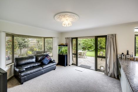 Photo of property in 10 Knightsbridge Place, Taradale, Napier, 4112