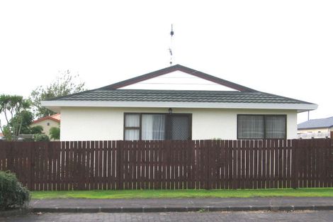 Photo of property in 1/23 Septimus Place, Henderson, Auckland, 0612