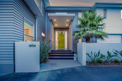 Photo of property in 2/5 Beach Street, Fitzroy, New Plymouth, 4312