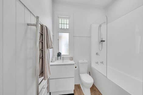 Photo of property in 16 Greta Street, South Hill, Oamaru, 9400