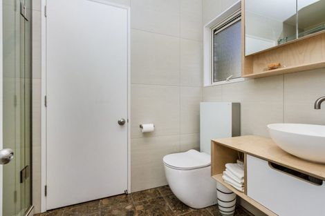 Photo of property in 1/9 The Esplanade, Castor Bay, Auckland, 0620