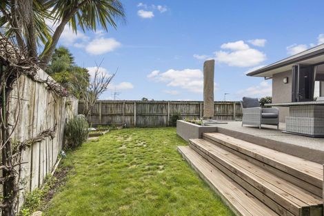 Photo of property in 15 Parkwood Place, Huntington, Hamilton, 3210