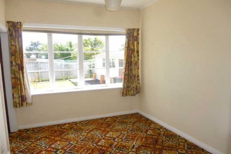 Photo of property in 2 Kawaka Street, Riccarton, Christchurch, 8041