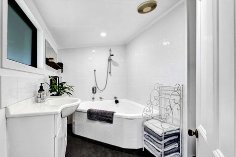 Photo of property in 121 Warwick Road, Stratford, 4391