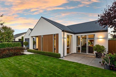 Photo of property in 7 Waterstock Way, Parklands, Christchurch, 8083