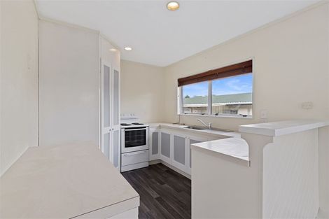 Photo of property in 27 Woodglen Road, Glen Eden, Auckland, 0602