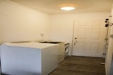 Photo of property in 16 Claridge Place, Taradale, Napier, 4112