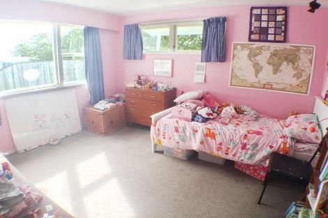 Photo of property in 5 Jones Place, Highbury, Palmerston North, 4412